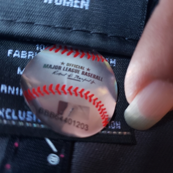 Miami Marlins New Era Women Adjustable Strapback Cap - Picture 10 of 10